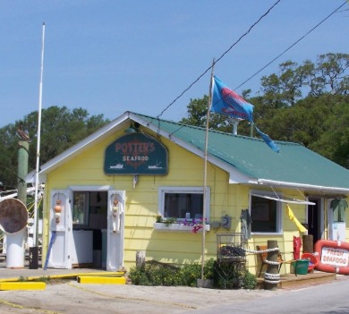 Potter's Seafood building | Better Beach Rentals
